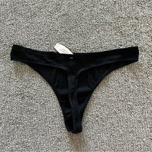 Victoria’s Secret Low Rise‎ Thong Black Size XL From 05/2008